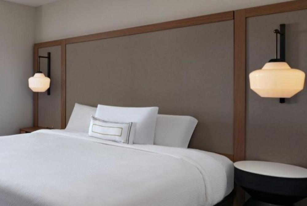 Guest Room, 1 King interior